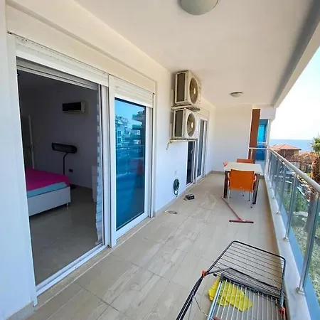 Denize Sifir Orman Manzarali 1+1 Alanya